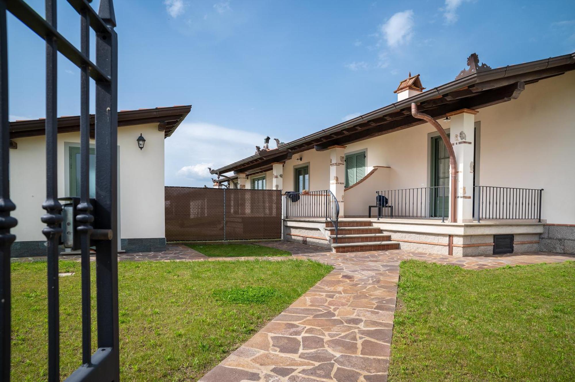 Casa Vacanze Dalla Ci Capezzano Pianore Ngoại thất bức ảnh