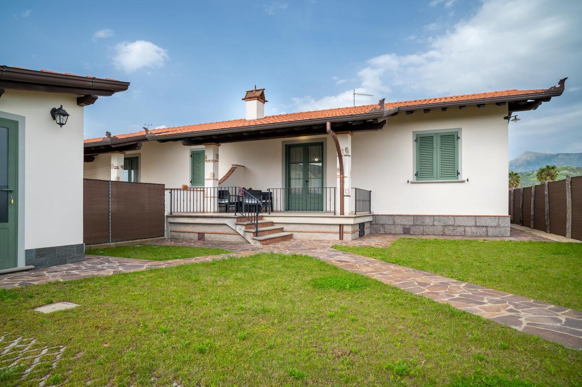Casa Vacanze Dalla Ci Capezzano Pianore Ngoại thất bức ảnh